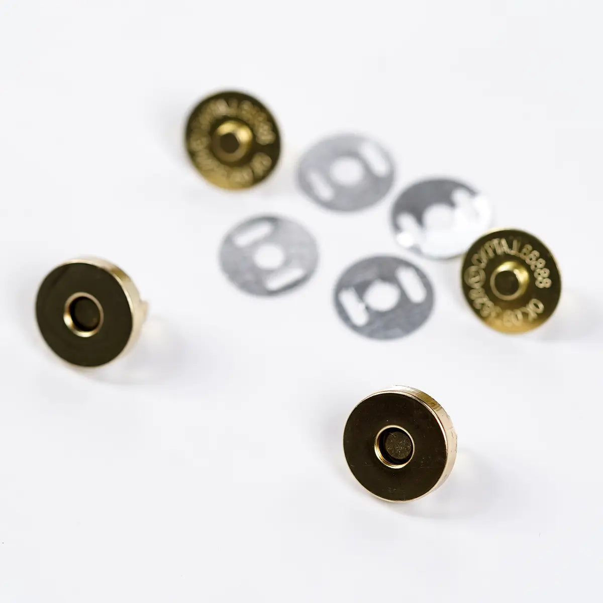 14mm Round Magnetic Snap, 2 Pack, Gold.