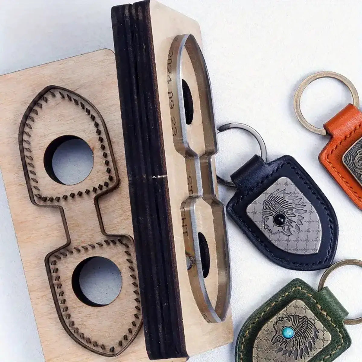 Crest Keychain Die Cutter Knife Mold for leather.