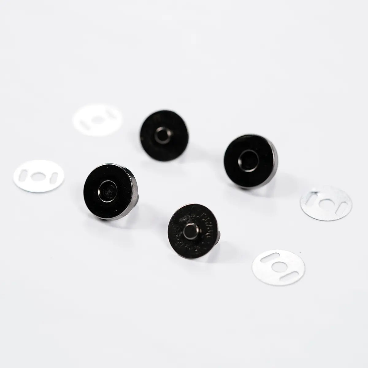 14mm Gunmetal Round Magnetic Snap, 2 Pack.
