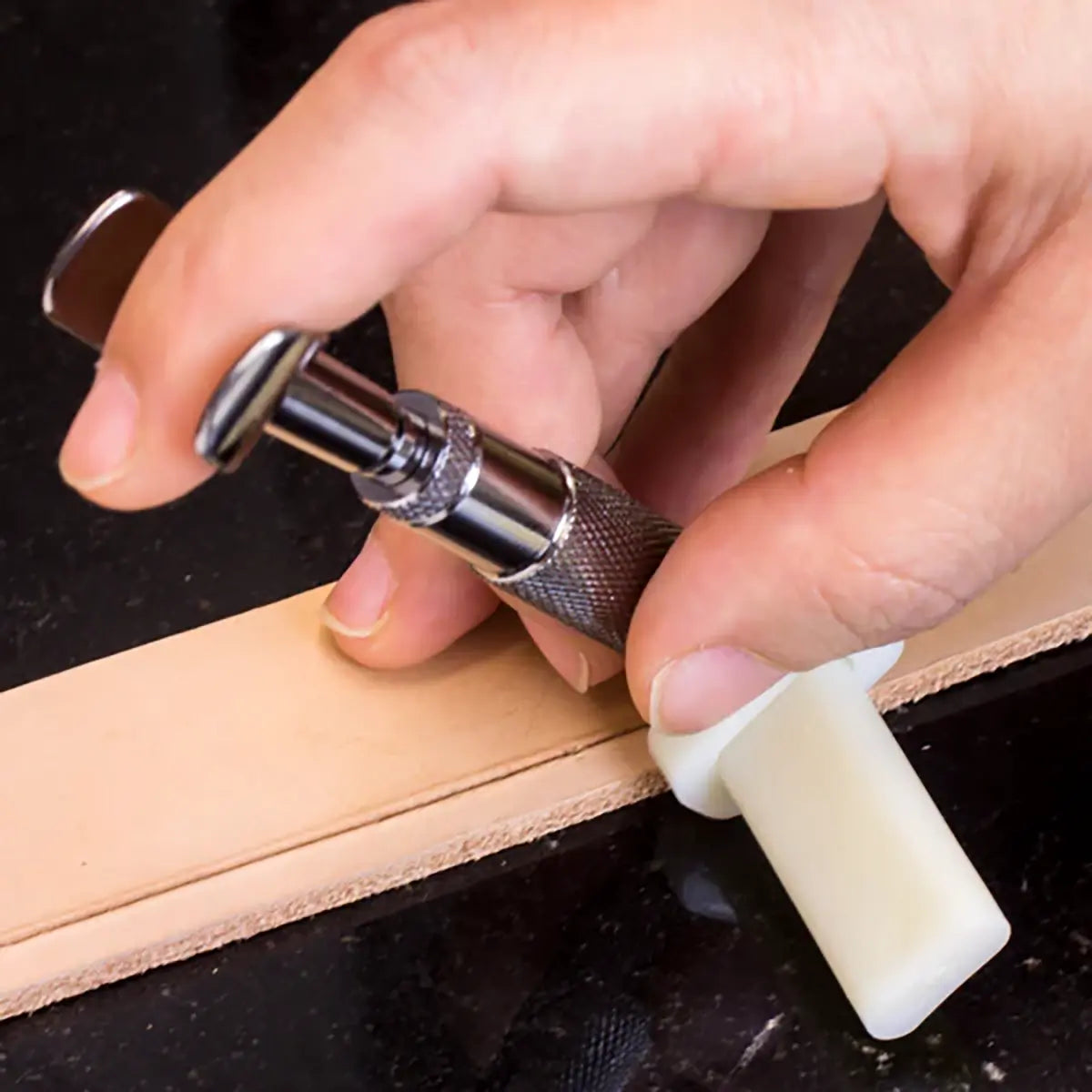 Ivan Nylon Swivel Knife Border Tool for Leather Carving.