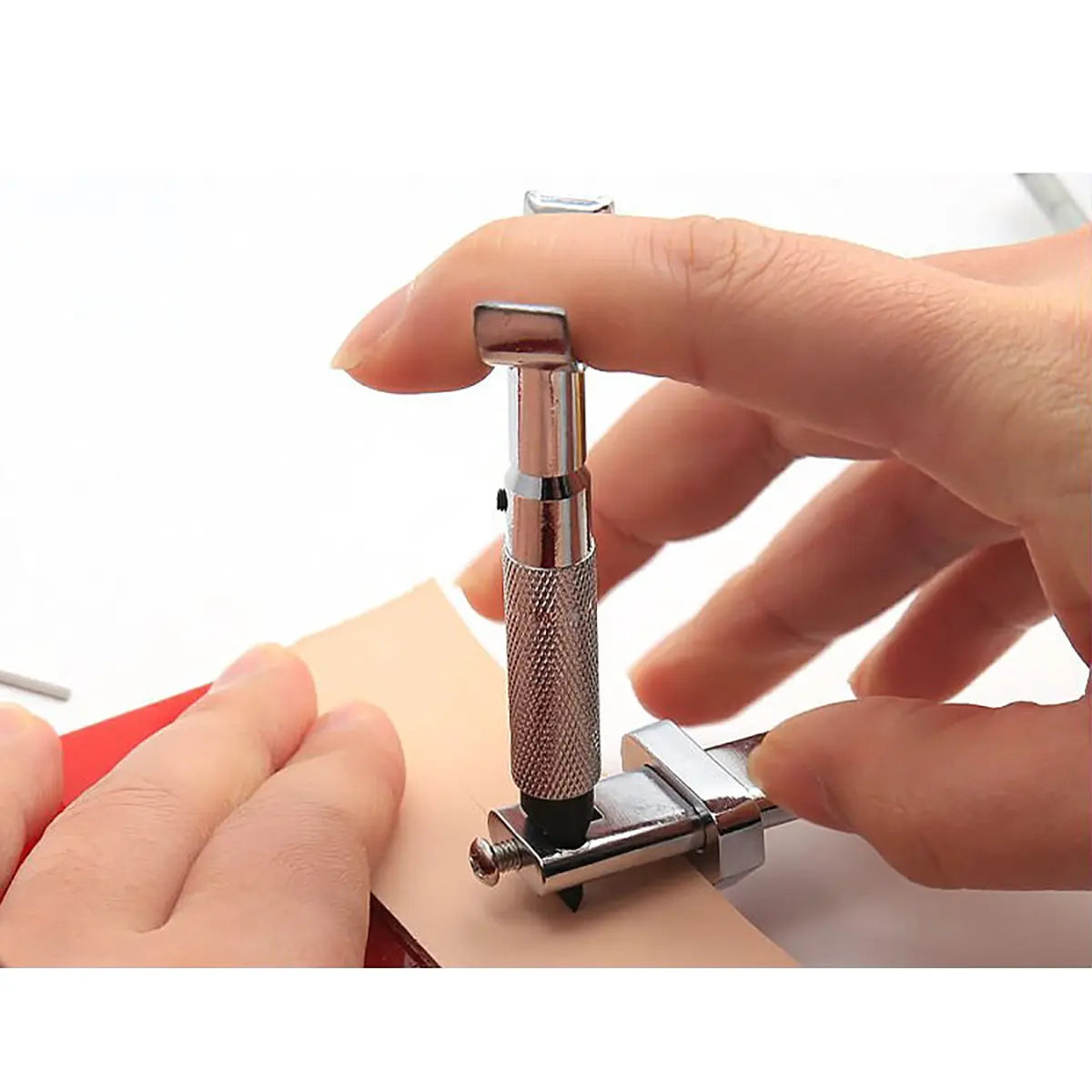 Swivel Knife Border Guide for Leatherworking.