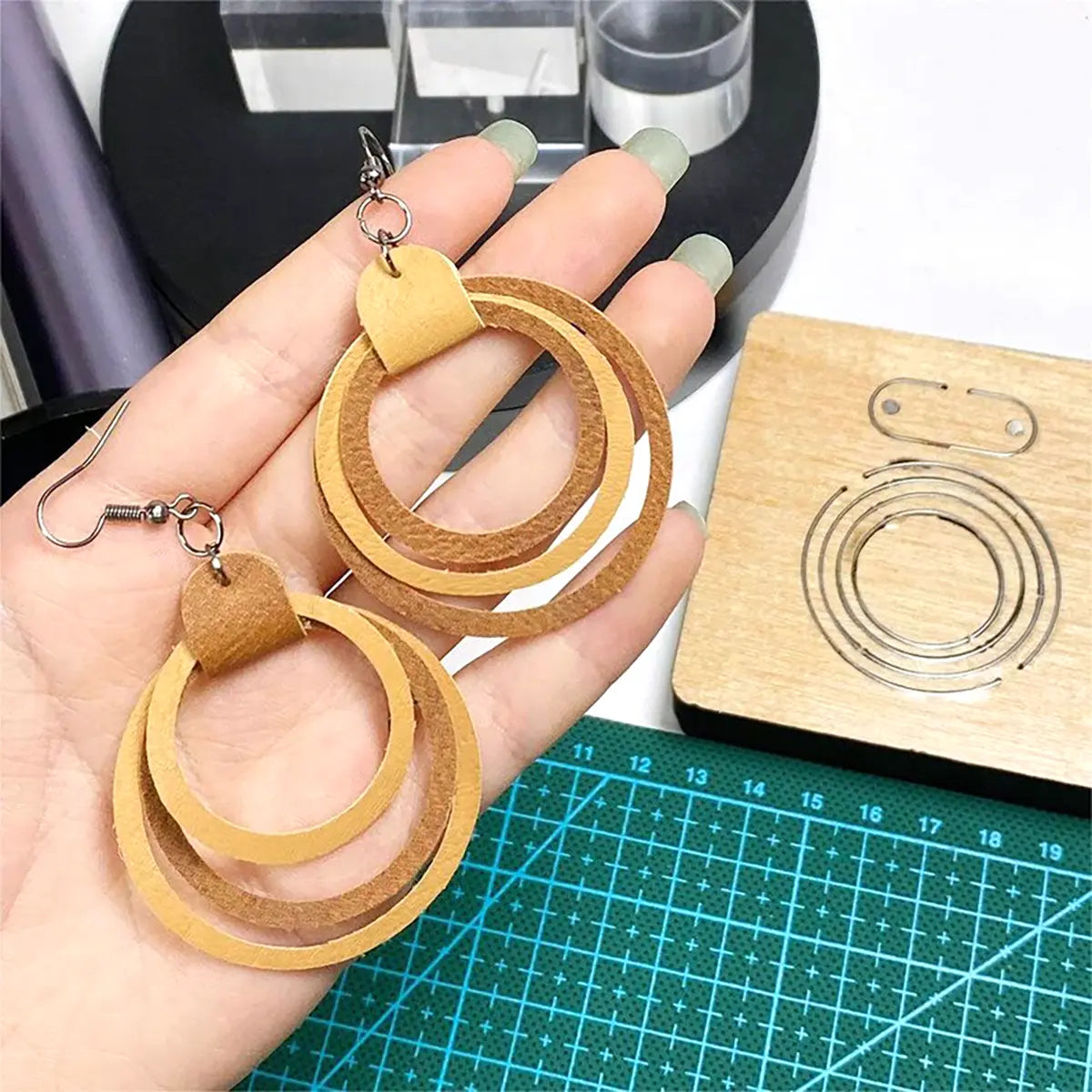 Hoop Earrings Leather Cutting Die.