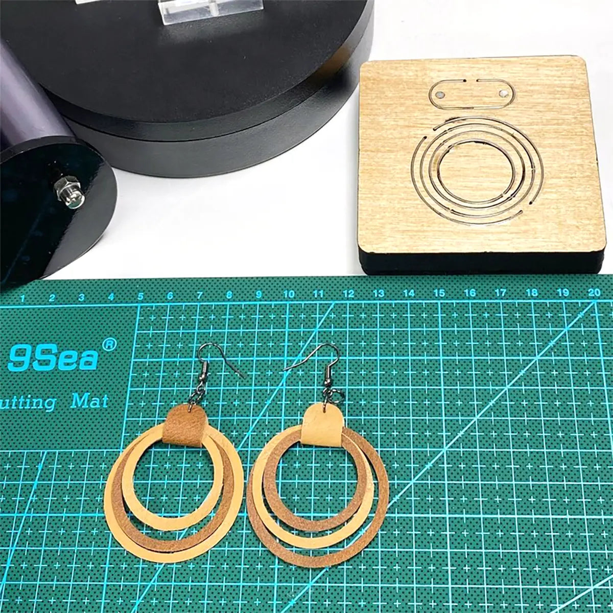 Hoop Earrings Leather Cutting Die.