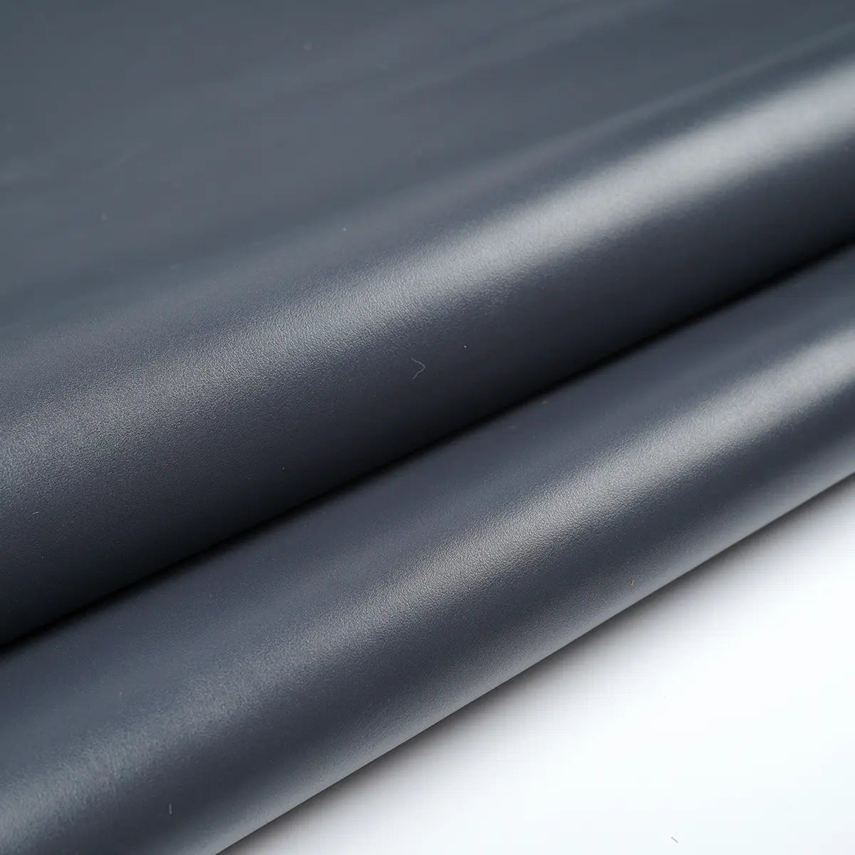 Gruppo Mastrotto Midnight Silver Italian Leather 3-4oz. Full Side (19–22 sq. ft.).