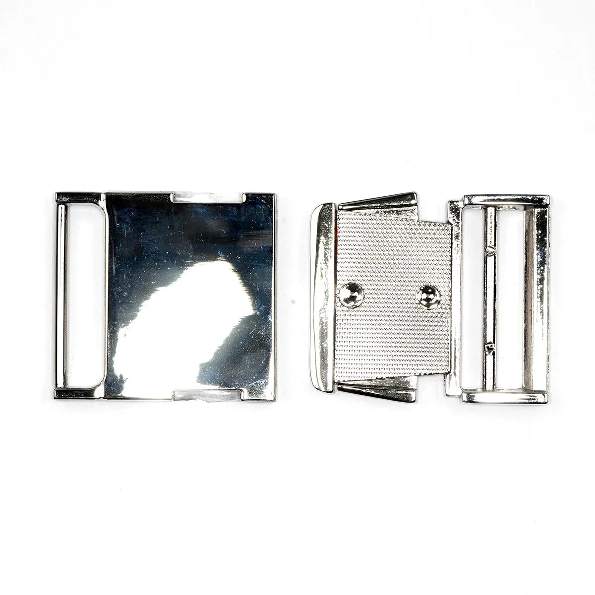 Nickel Side Squeeze Belt Buckle, 1 1/2 Inch.