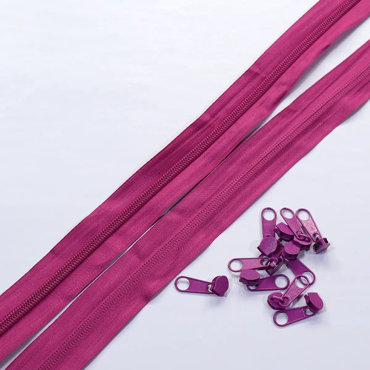 Nylon Coil No. 5 Zipper Sets, 10 Pulls, Magenta.