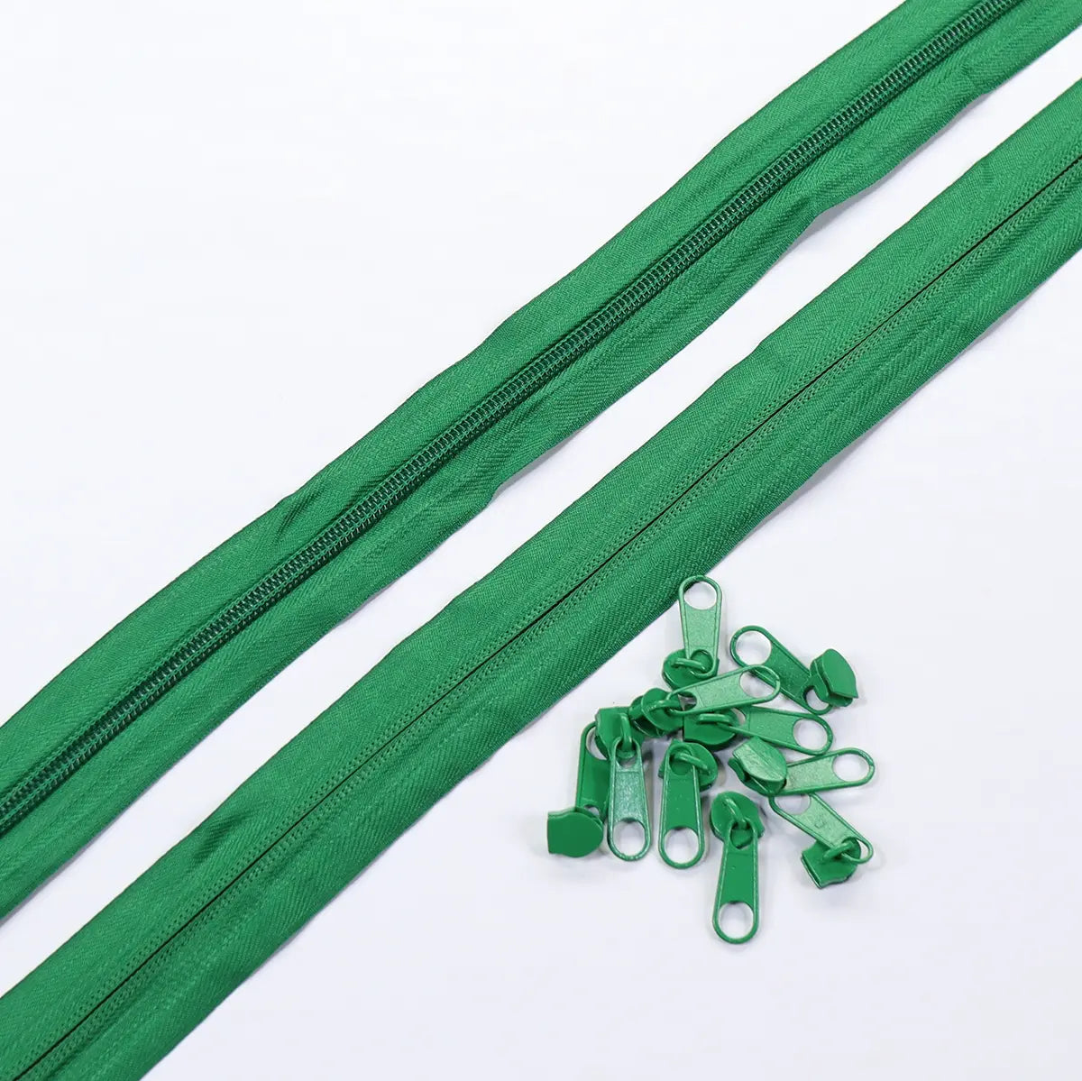 Nylon Coil No. 5 Zipper Sets, 10 Pulls, Green.