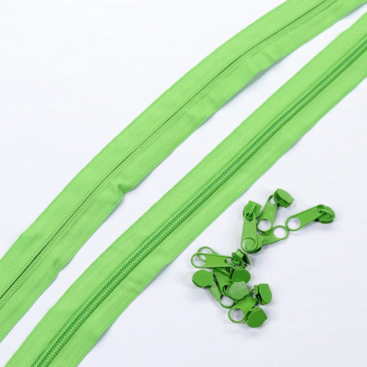Nylon Coil No. 5 Zipper Sets, 10 Pulls, Green.