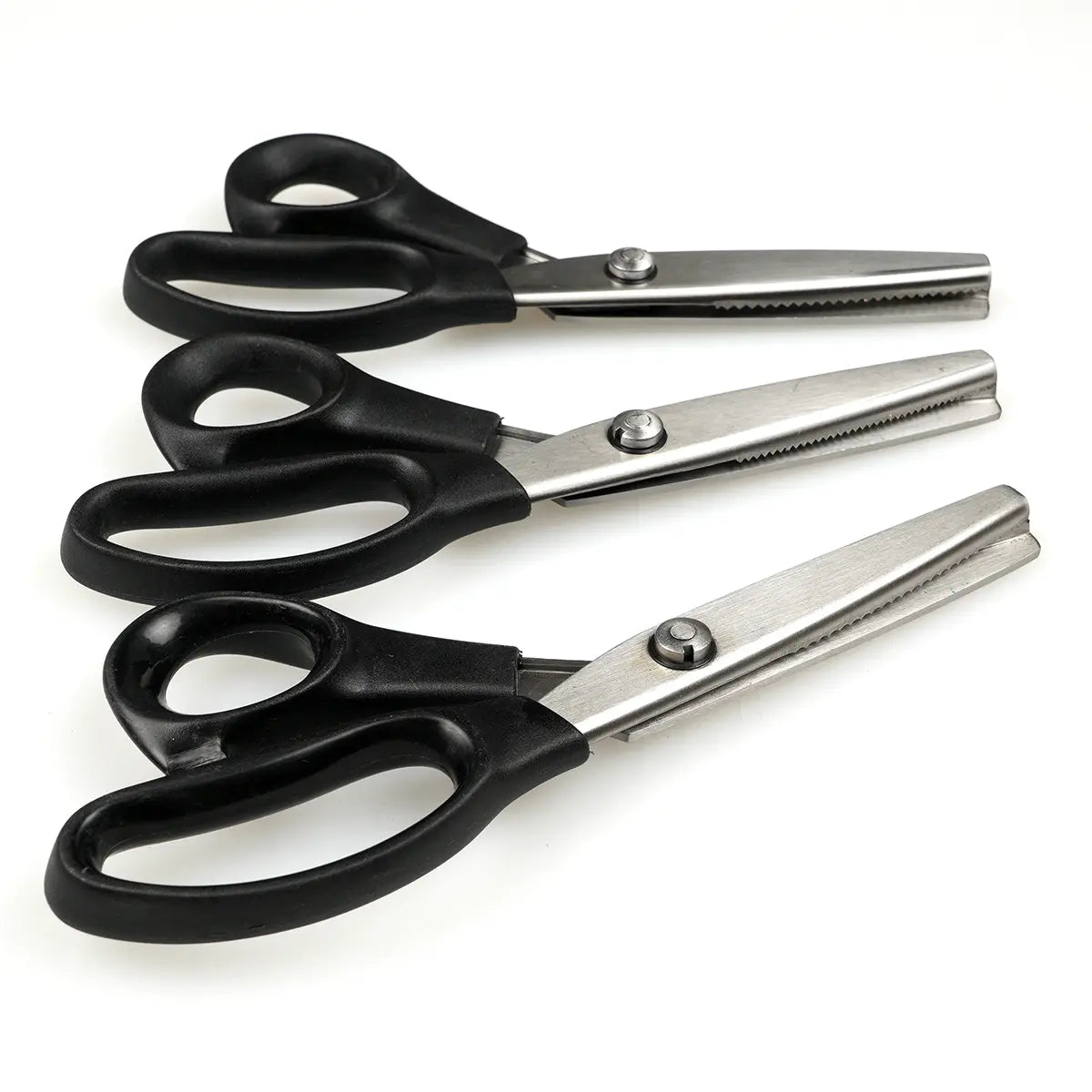 Pinking Gimping Shears, Zig-Zag or Scalloped, 2mm or 3mm.