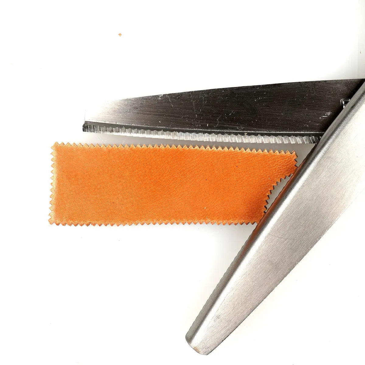 Pinking Gimping Shears, Zig-Zag or Scalloped, 2mm or 3mm.