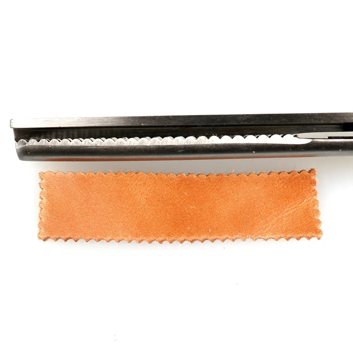 Pinking Gimping Shears, Zig-Zag or Scalloped, 2mm or 3mm.