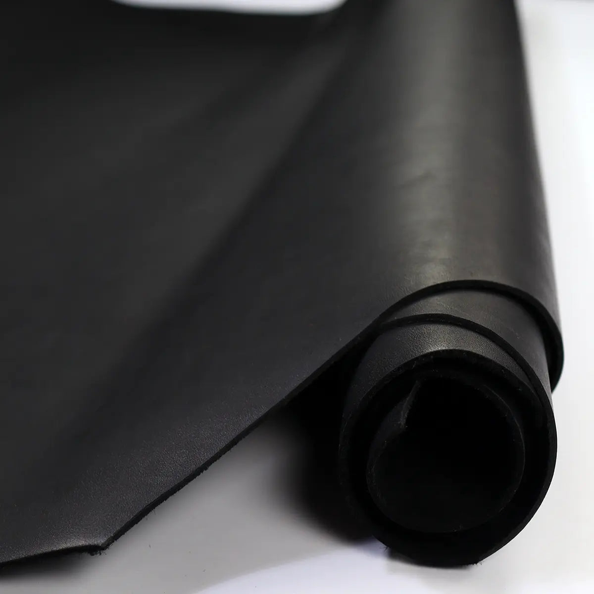 Black Chrome Tanned Leather, 5-6 oz., SB Foot Tanning Company.
