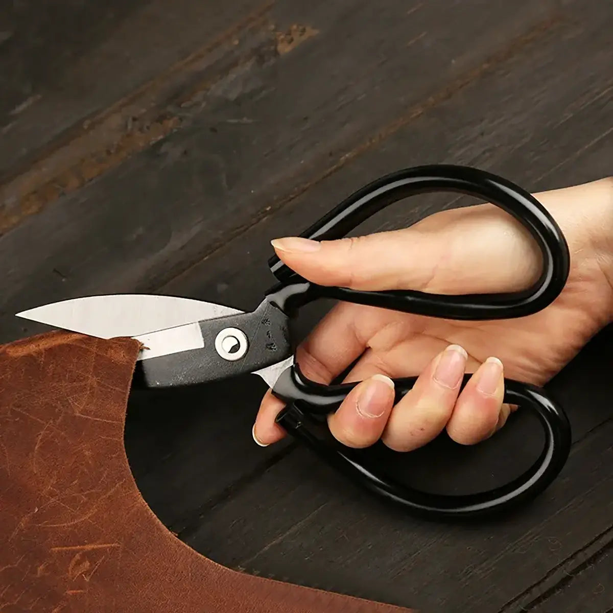 Short Leather Shears