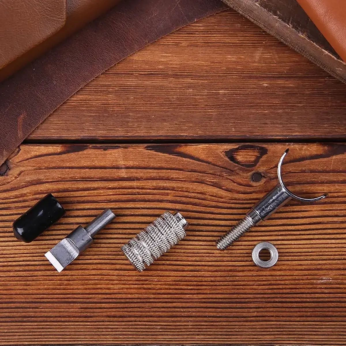 Adjustable Swivel Knife V2 for leather carving.