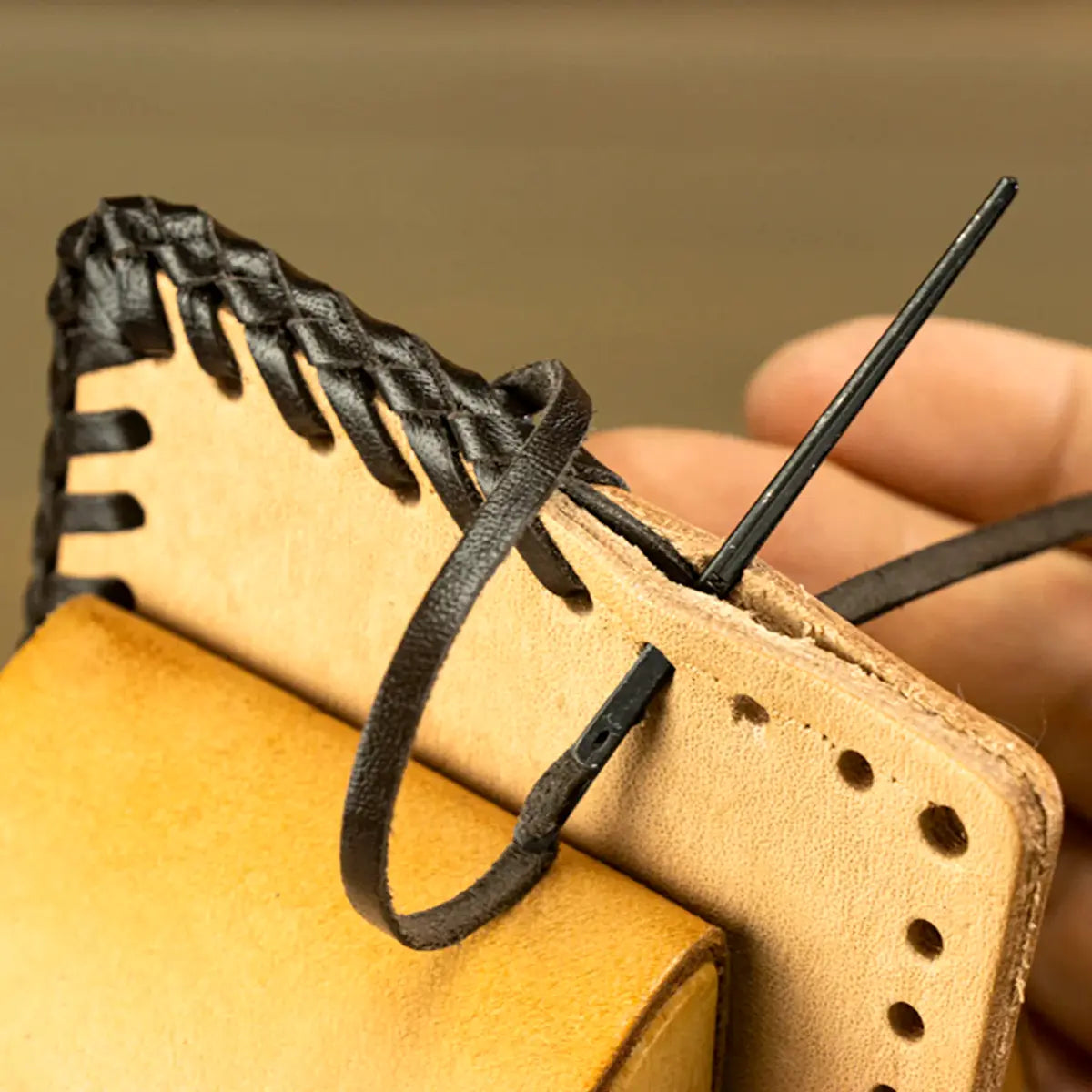 Two Prong Lacing Needles 10 Pack.