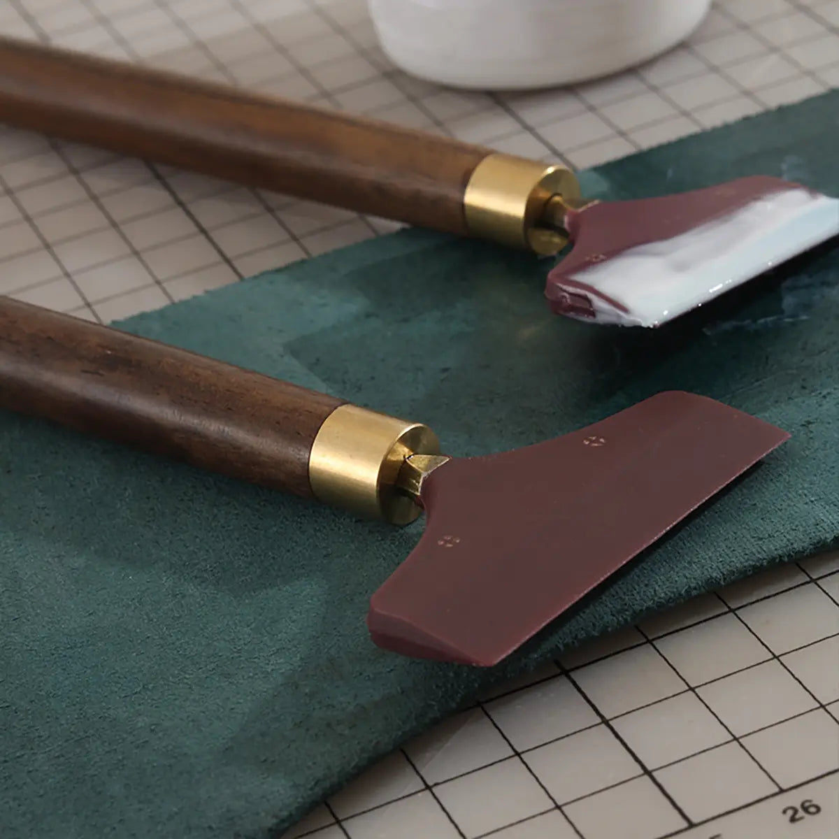 Sandalwood Silicone Glue Spreader.