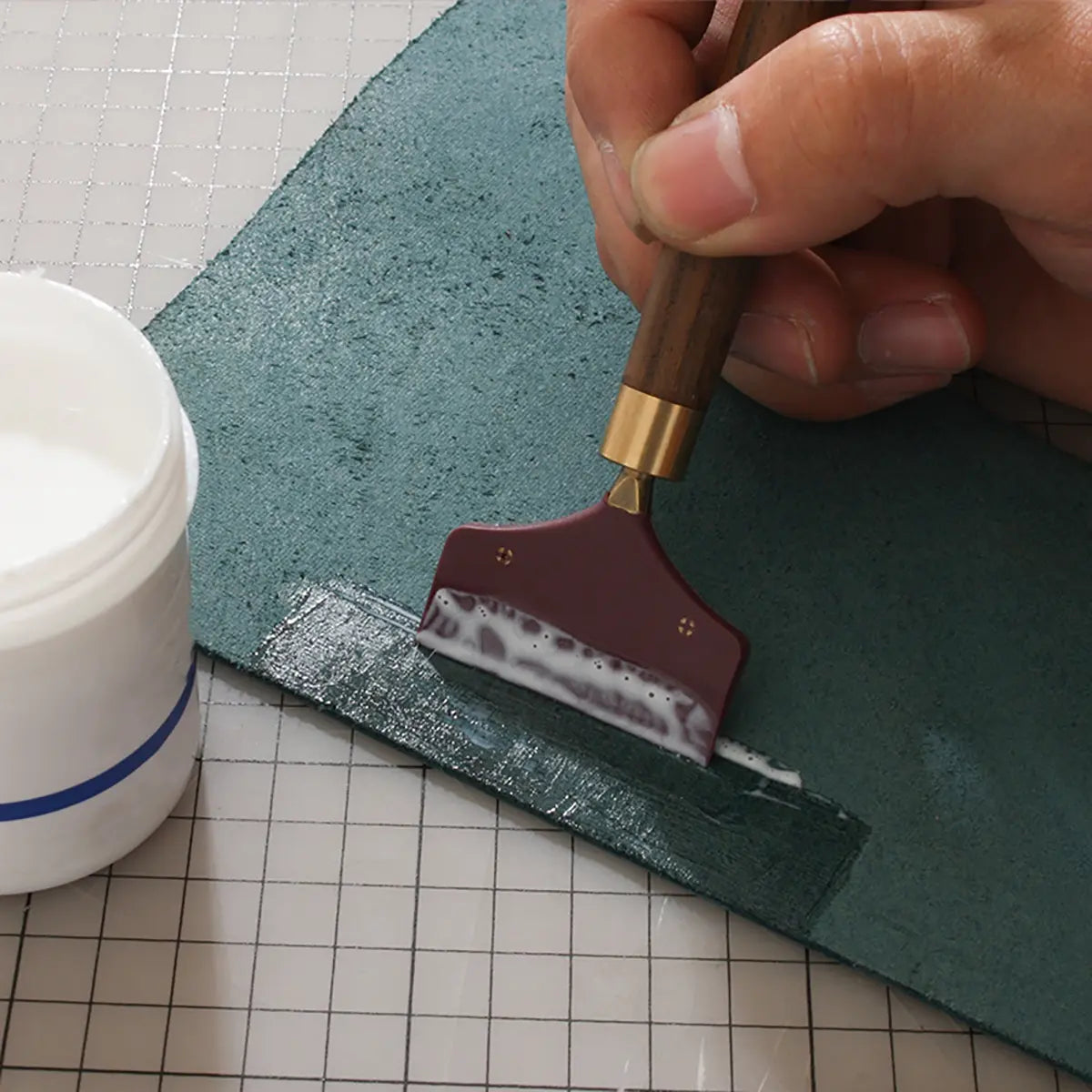 Sandalwood Silicone Glue Spreader.