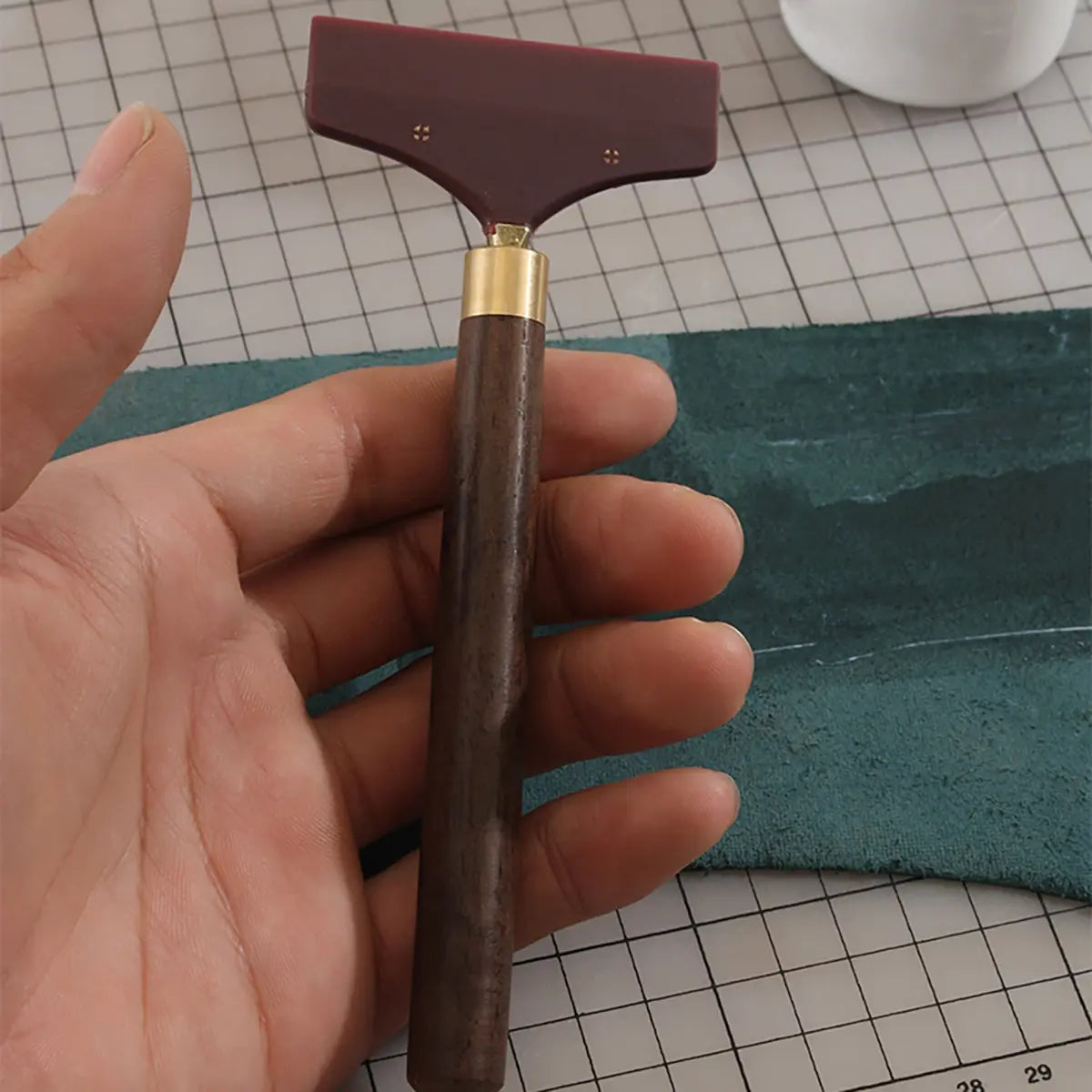 Sandalwood Silicone Glue Spreader.