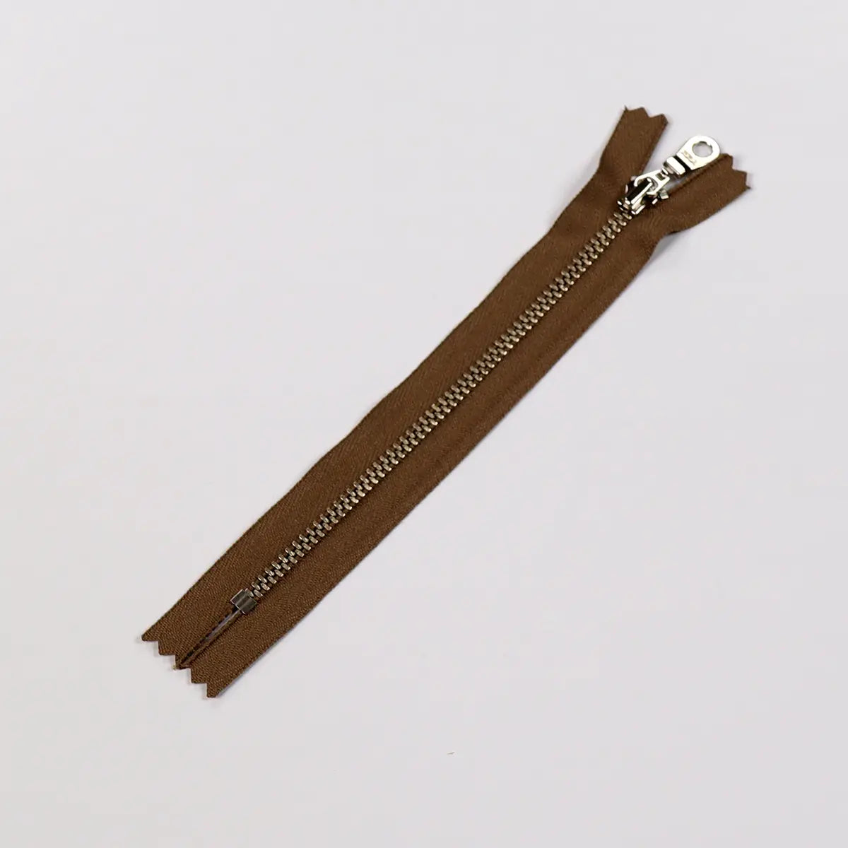 YKK 4.5 Nickel Bag Zipper with Donut Pull, 6 Inch, Light Brown.