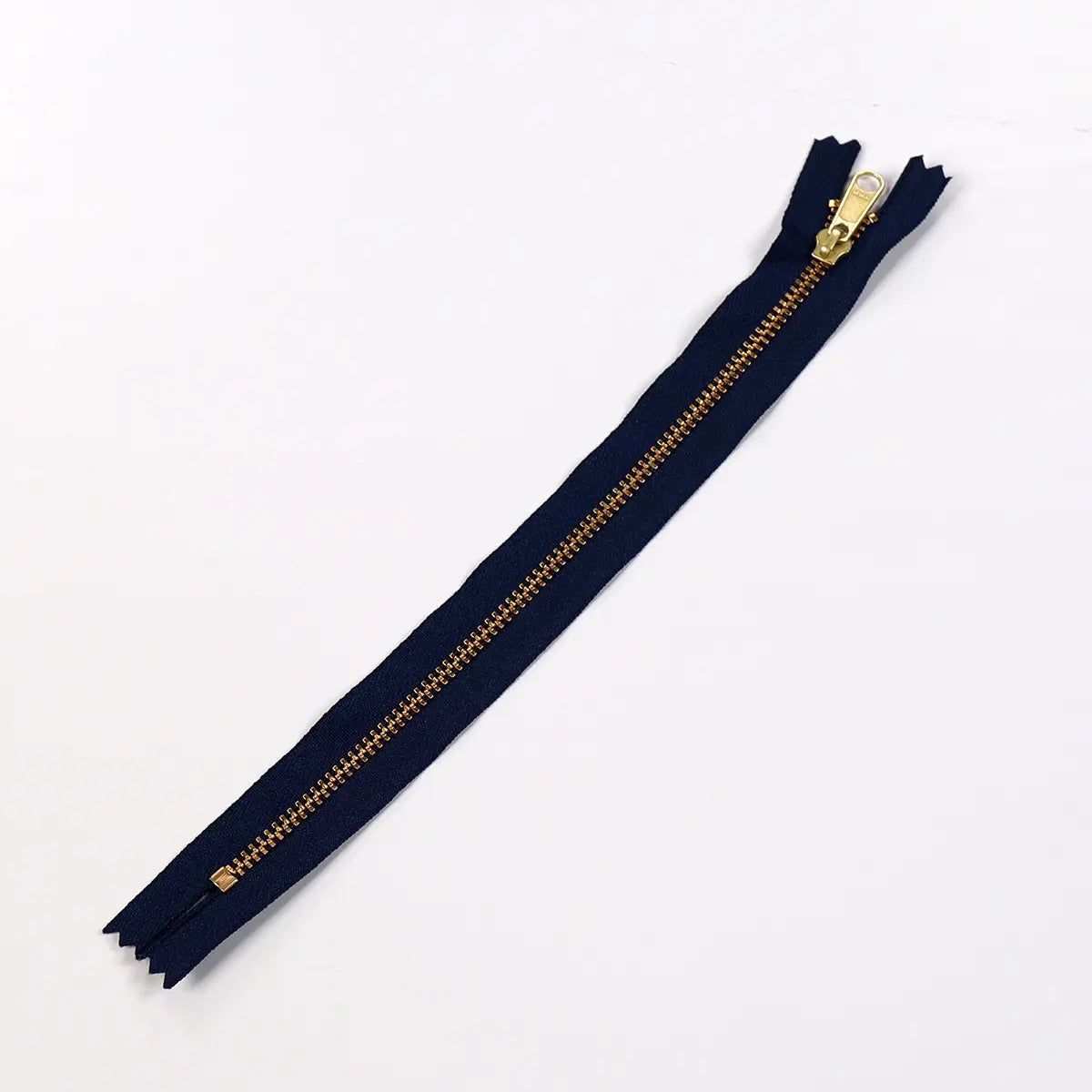 YKK 4.5 Brass Bag Zipper, Long Pull, 9 Inch, Navy.