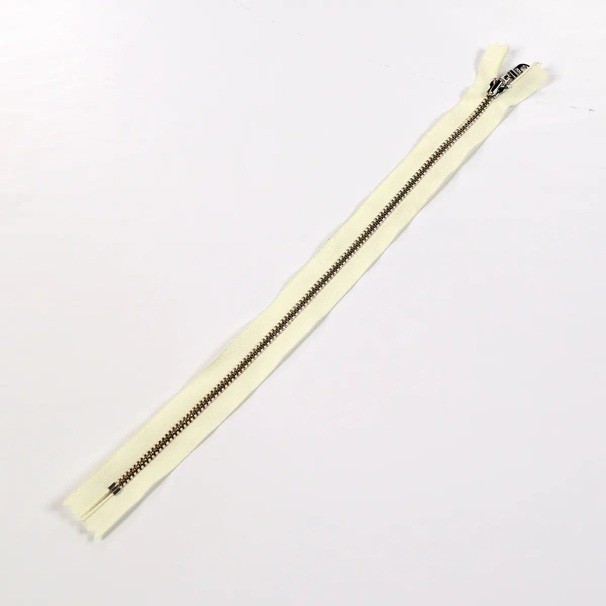 YKK 4.5 Nickel Bag Zipper with Donut Pull, 12 Inch, Natural.