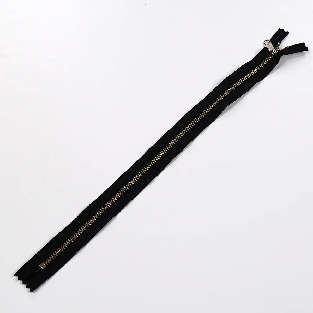 YKK 4.5 Nickel Bag Zipper, Long Pull, 14 Inch, Black.