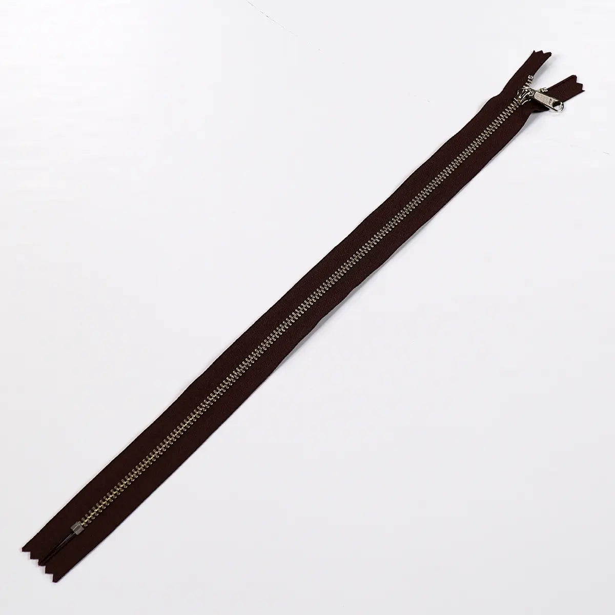 YKK 4.5 Nickel Bag Zipper, Long Pull, 14 Inch, Brown.