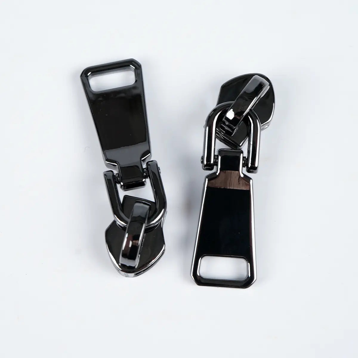 No 5 Metallic Nylon Zipper Pulls 2 Pack Articulated Gunmetal