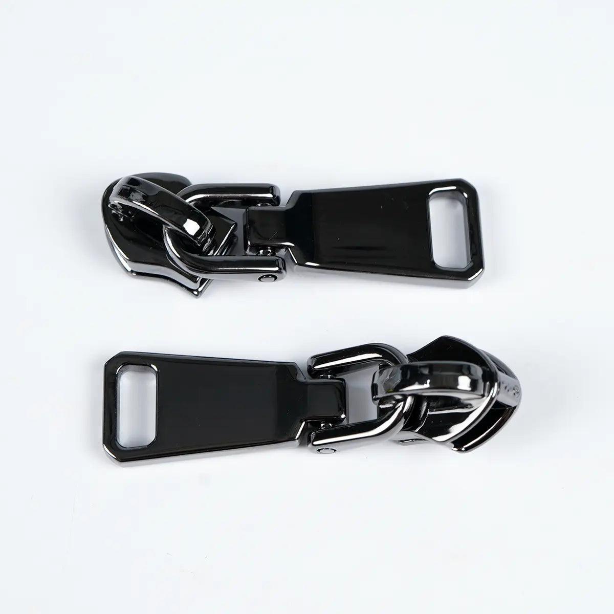 No 5 Metallic Nylon Zipper Pulls 2 Pack Articulated Gunmetal