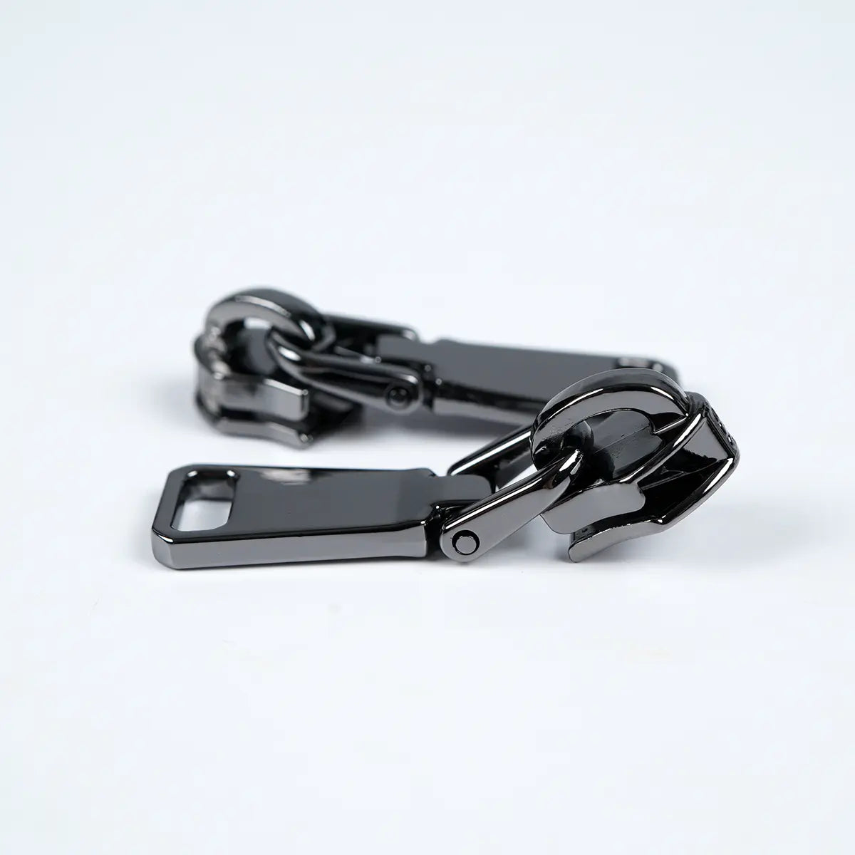 No 5 Metallic Nylon Zipper Pulls 2 Pack Articulated Gunmetal