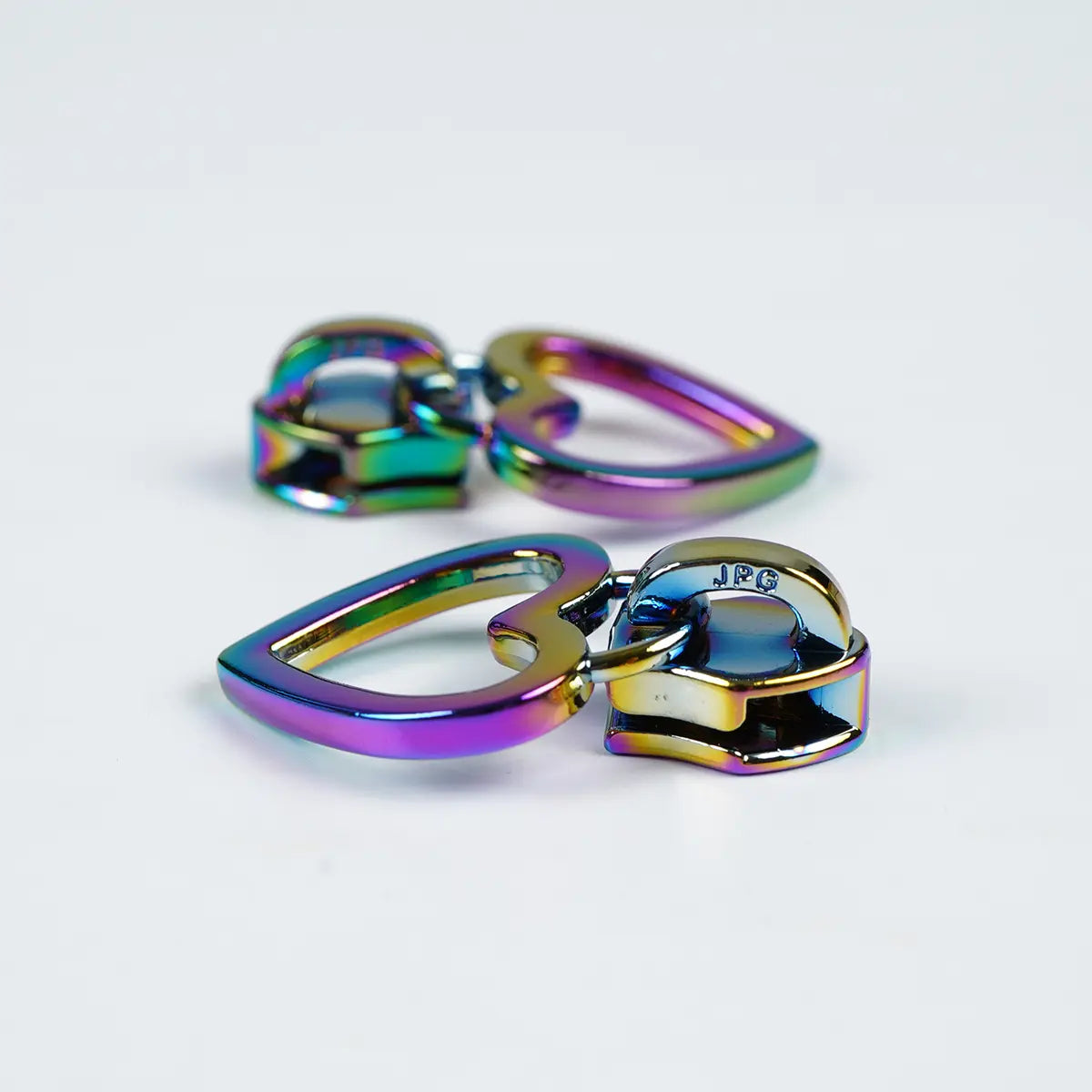 No 5 Metallic Nylon Heart Zipper Pulls 2 Pack Rainbow.