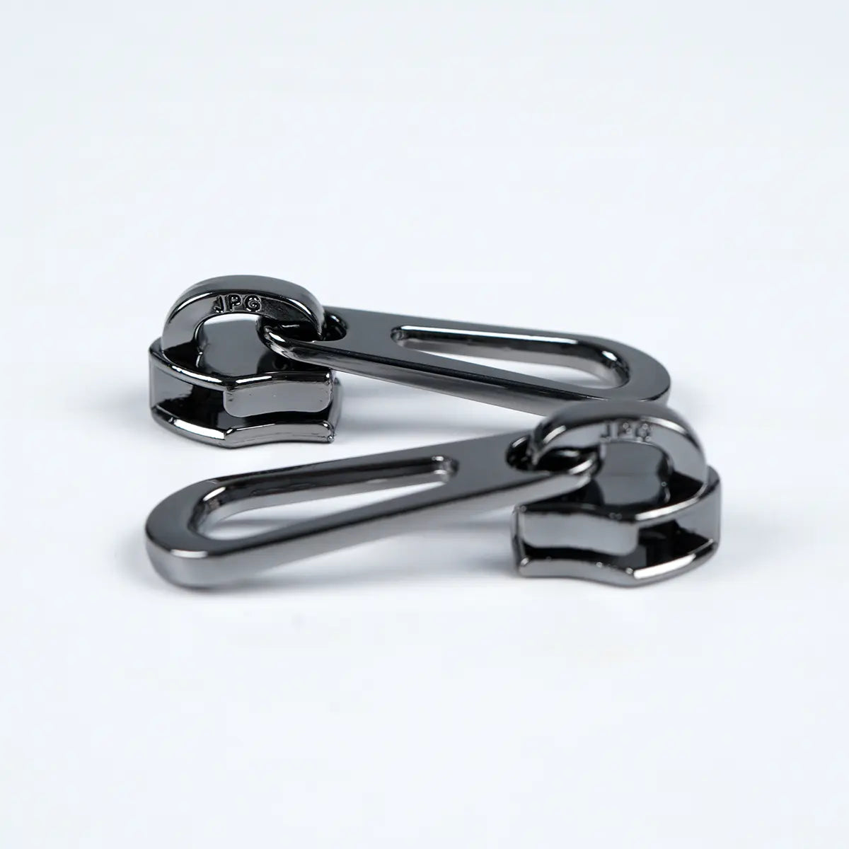 No 5 Metallic Nylon Teardrop Zipper Pulls 2 Pack Gunmetal