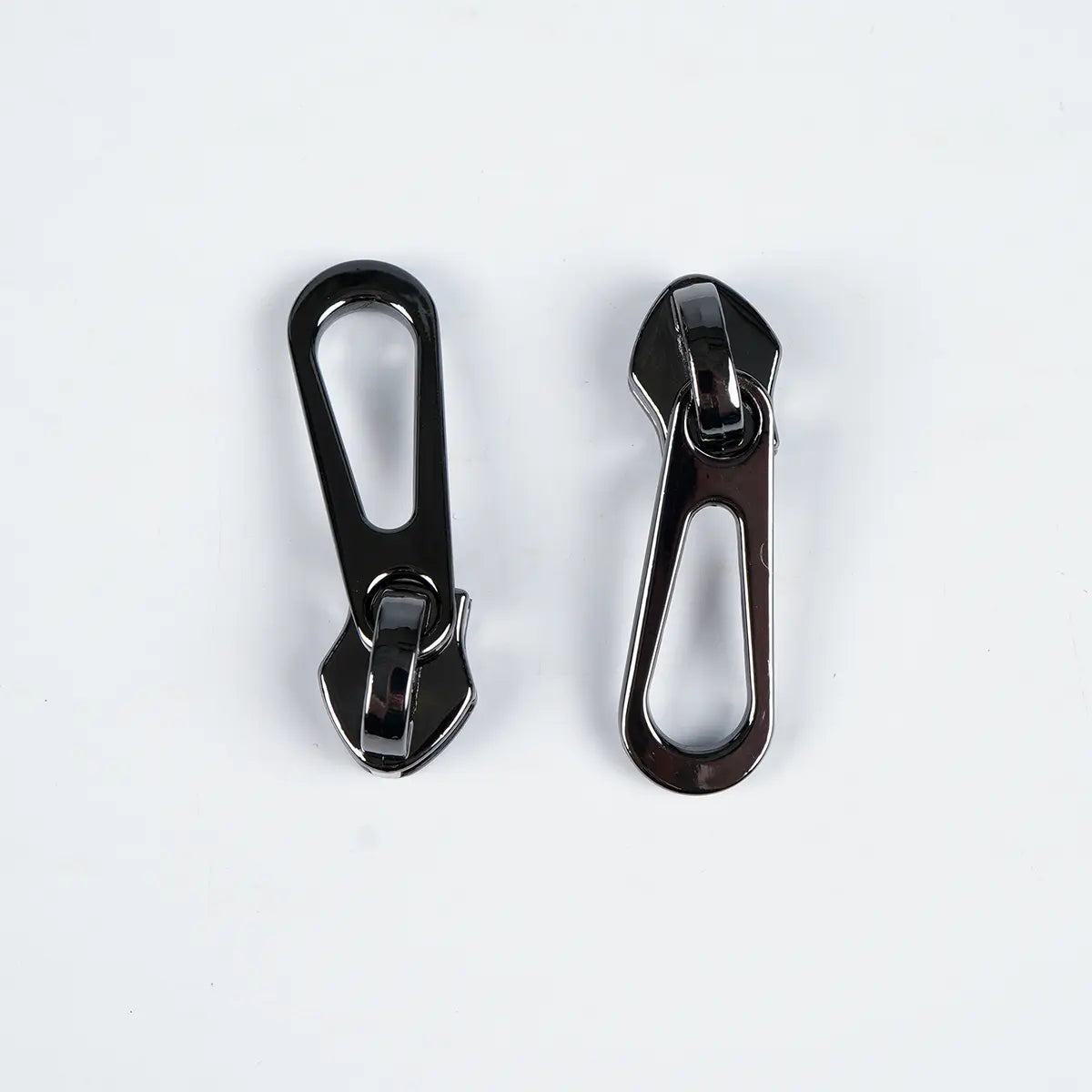 No 5 Metallic Nylon Teardrop Zipper Pulls 2 Pack Gunmetal