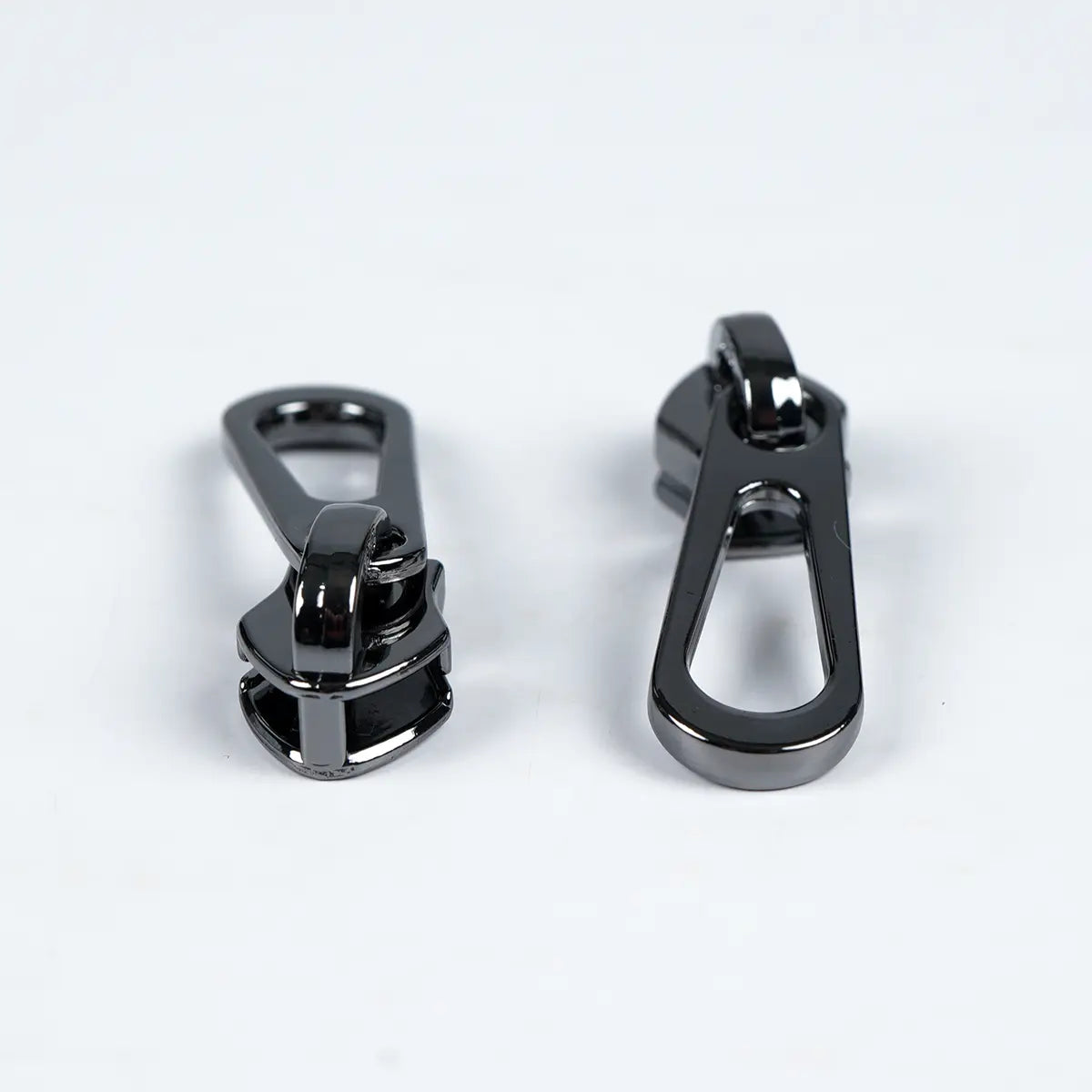 No 5 Metallic Nylon Teardrop Zipper Pulls 2 Pack Gunmetal