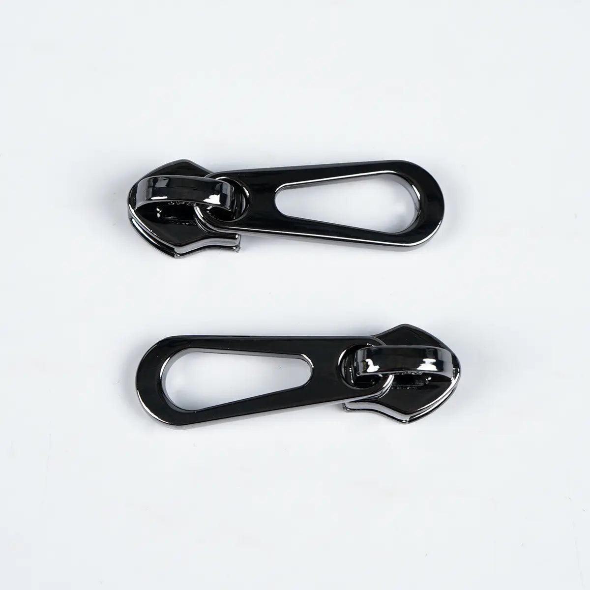 No 5 Metallic Nylon Teardrop Zipper Pulls 2 Pack Gunmetal