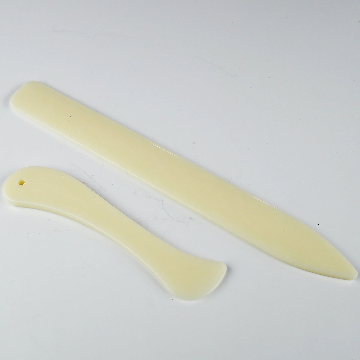 Plastic Bone Folder 2 Piece Set – Leatherado Leather Supply