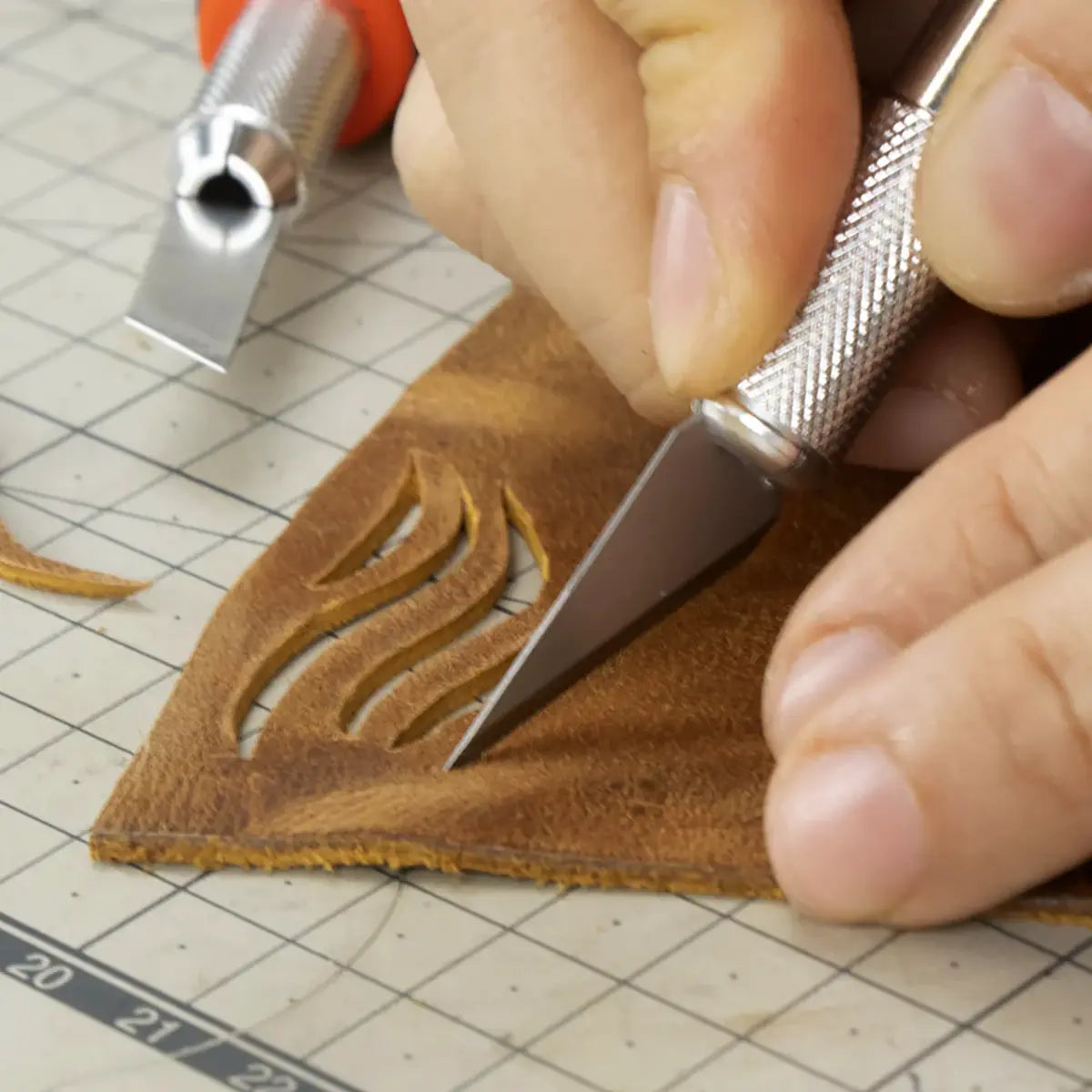 Ivan Craft Knife 16 Pcs Set – Leatherado Leather Supply