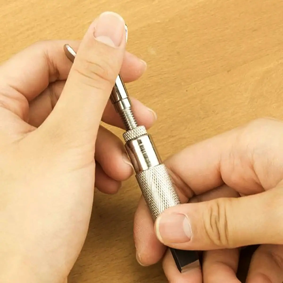 Pro Adjustable Swivel Knife.