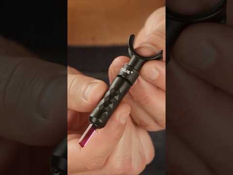 CraftPlus Twist Lock Swivel Knife for Leather Carving Video.