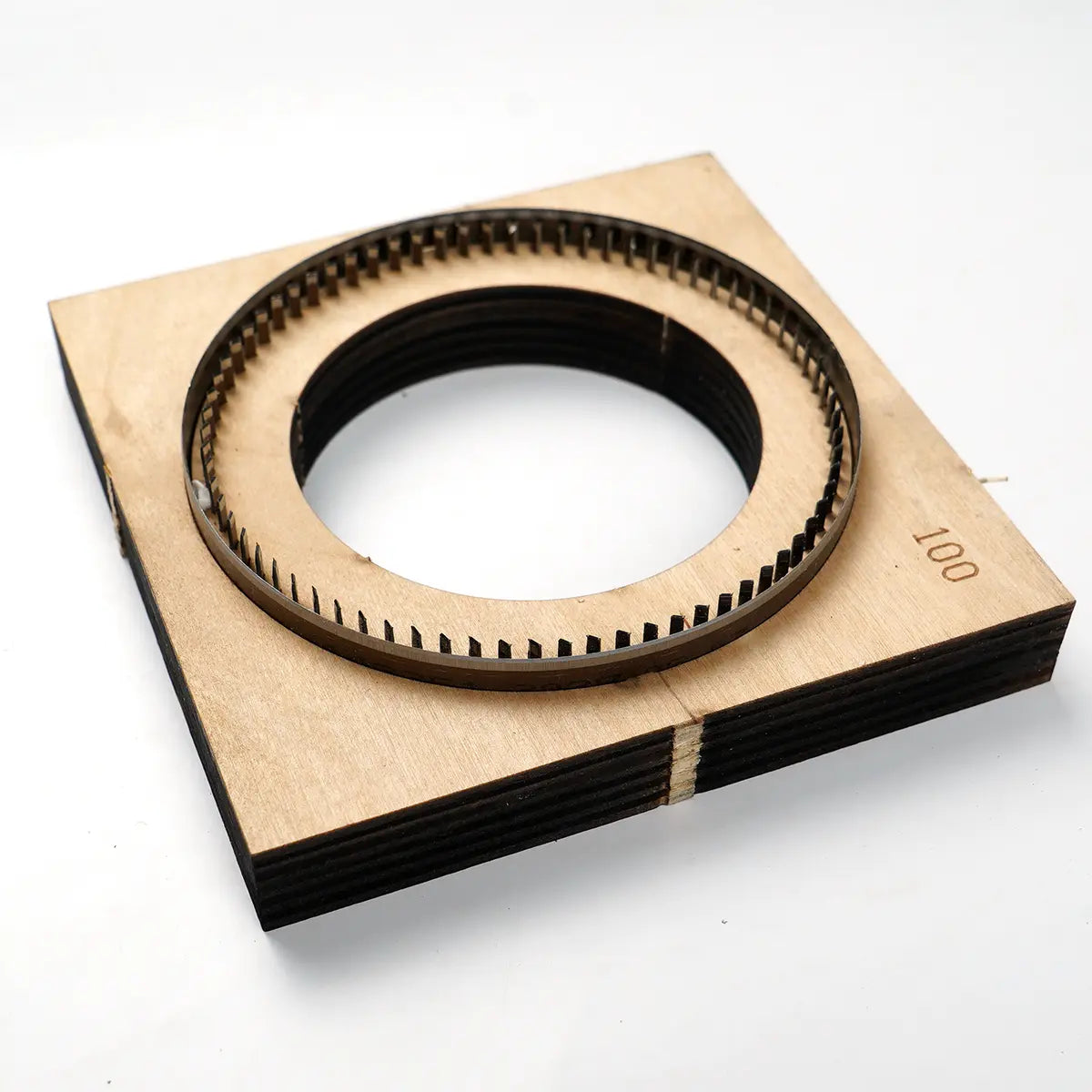 100mm Round Drink Coaster Cutting Die with Stitching Teeth.