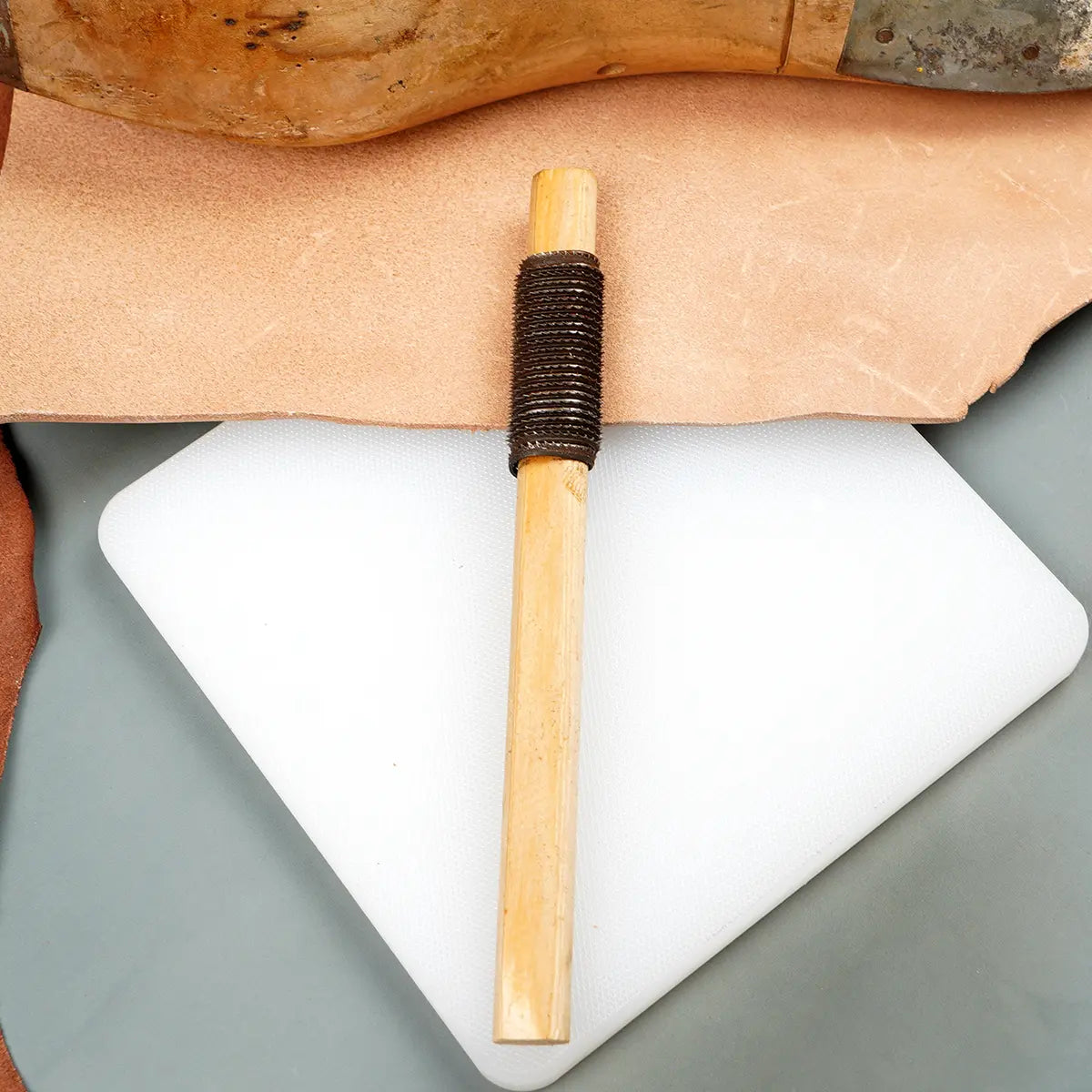 Shoemaker Leather Rubber Roughing Rasp 7 Inch.
