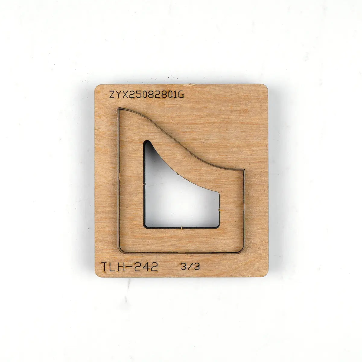 Dove Vertical Card Wallet Cutting Die.